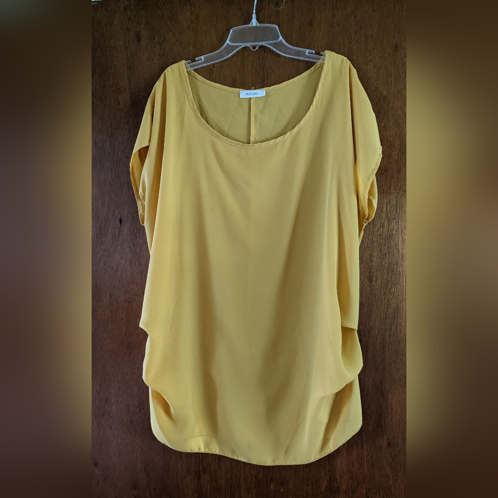 Persaya yellow scoop neck sleeveless  pullover blouse